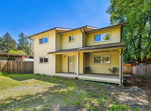 416 Birdie Lane, Redway, CA 95560