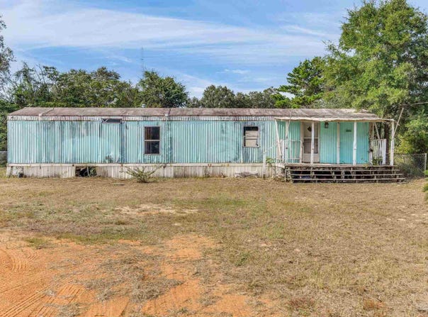 5827 Capitol Dr, Gulf Breeze, FL 32563