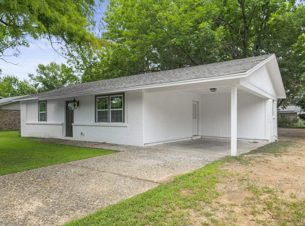1207 Oakdale Street, Lonoke, AR 72086