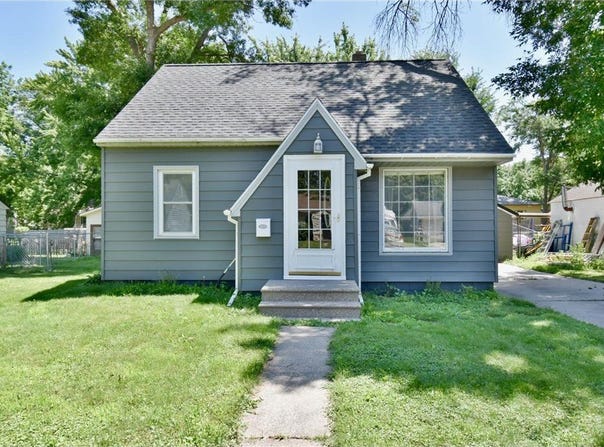 565 Clark Street NE, Hutchinson, MN 55350
