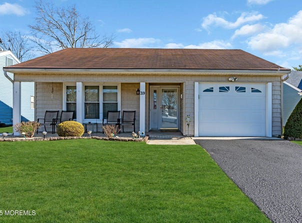 39 Dorset Road, Manchester, NJ 08759