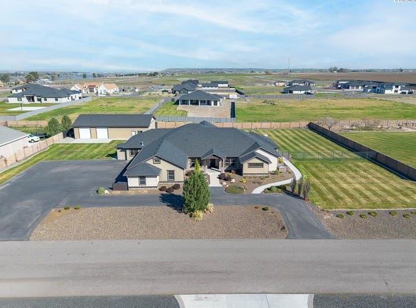 11807 Pelican Road, Pasco, WA 99301