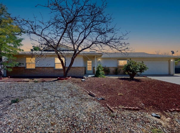 900 Peach Tree Road SE, Rio Rancho, NM 87124