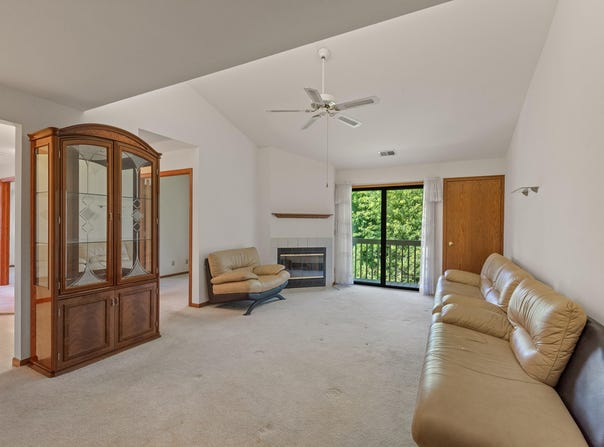 116 E Freistadt Rd, Thiensville, WI 53092