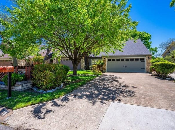 530 Sand Bend, Kerrville, TX 78028