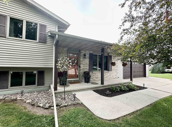 24 PENNYCRESS Court, FOND DU LAC, WI 54935-1827