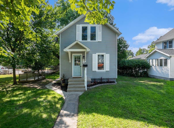 319 N Rowe Street, Ludington, MI 49431