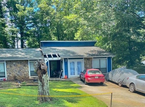 906 Park Forest Drive NW, Lilburn, GA 30047