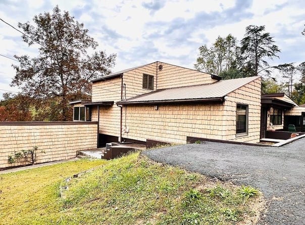 124 Blanton Drive, Staffordsville, KY 41256