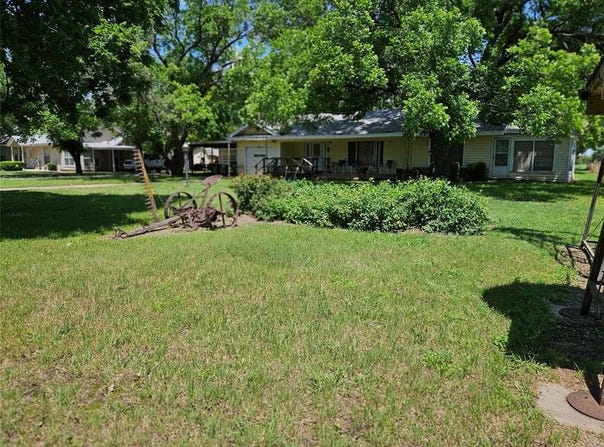 109 Bluebonnet Drive, Paradise, TX 76073