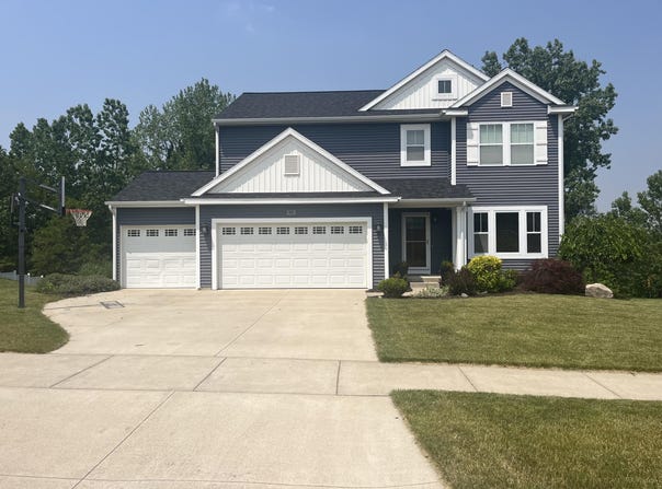 727 Wild Flower Court, Wayland, MI 49348