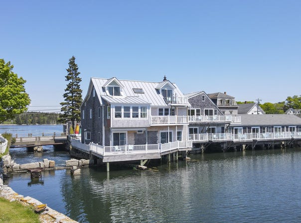 15 Main Street, Vinalhaven, ME 04863