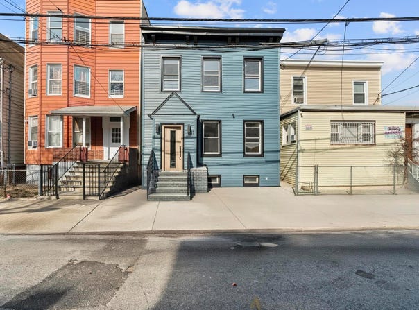 11 Cedar St, Yonkers, NY 10701