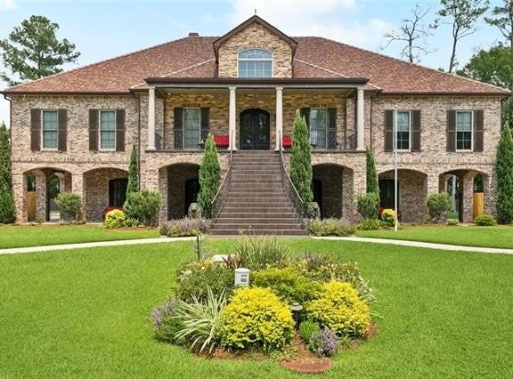 408 W CHASE Court, Mandeville, LA 70448