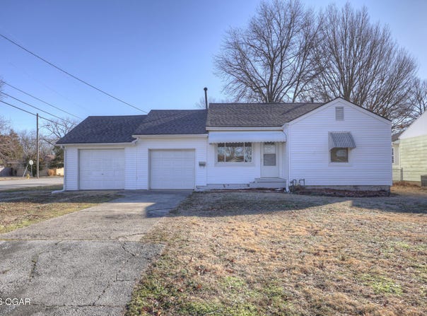 1902 Forest Street, Carthage, MO 64836