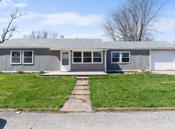 23 Sunset Road, Merrillville, IN 46410