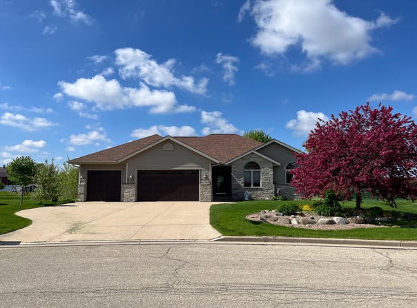 1349 Carolyn Blvd, Mayville, WI 53050