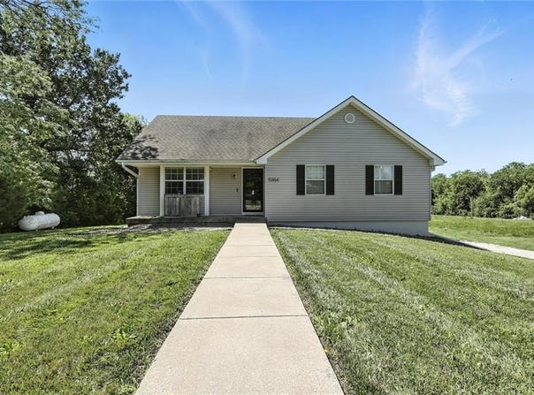 5964 SE Hilltop Road, Holt, MO 64048