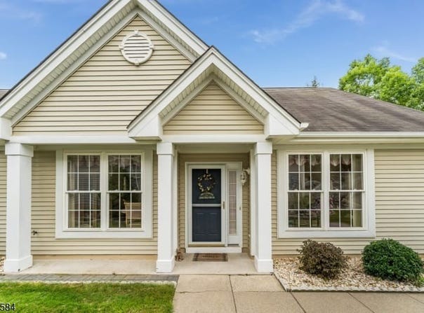 6 Kensington Circle, White Twp., NJ 07823