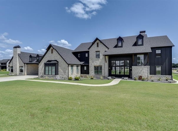 312 Mint Ridge Drive, Burleson, TX 76028