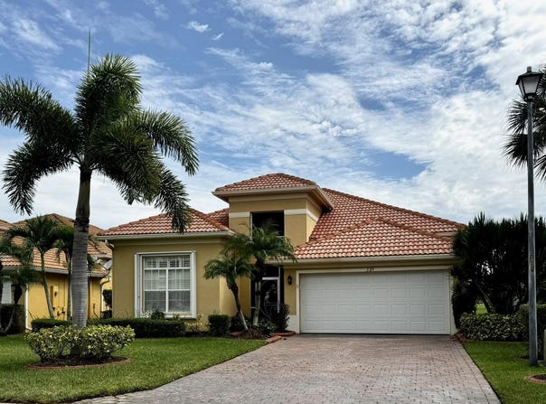 329 NW Somerset Circle, Port Saint Lucie, FL 34983