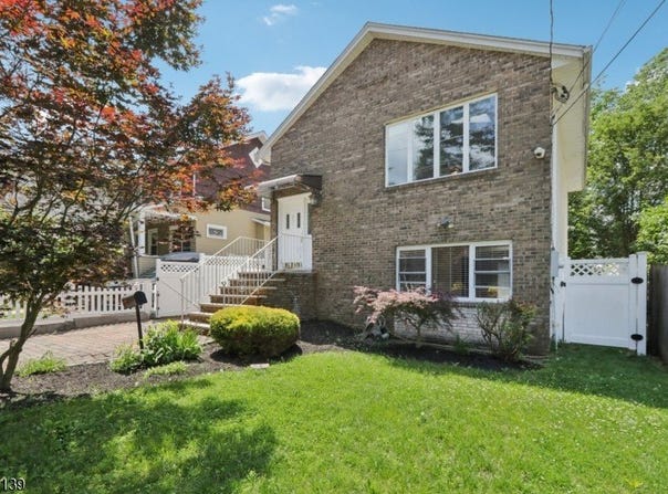 237 Wmadison Ave, Dumont Boro, NJ 07628-3319
