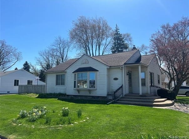 33573 Pardo Street, Garden City, MI 48135