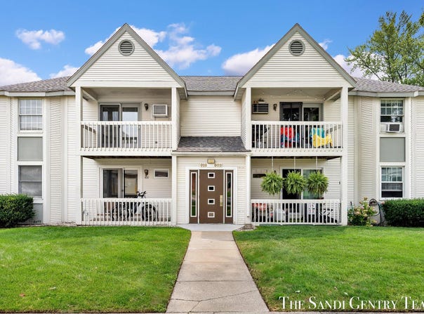 930 Columbus Avenue, Grand Haven, MI 49417