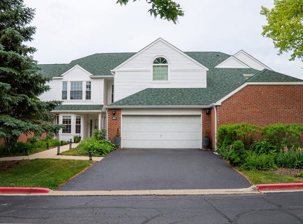 103 Hampton Boulevard, Lake Bluff, IL 60044