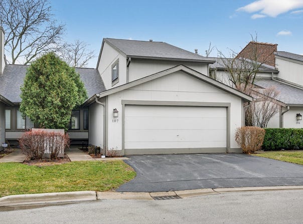 107 Chicory Court, Rolling Meadows, IL 60008