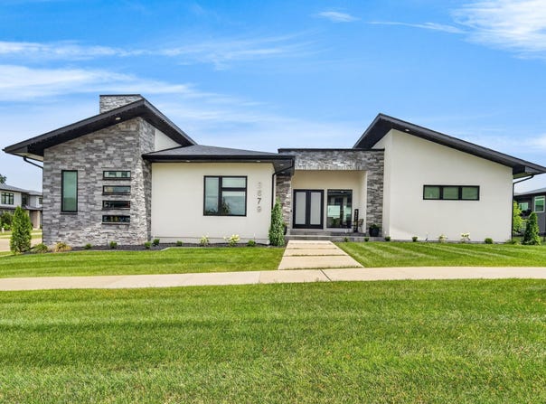 3679 Westgate Parkway, Clive, IA 50325