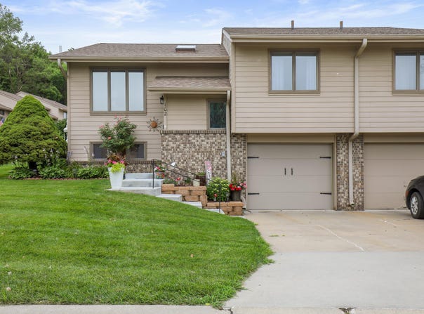 102 ARBOR RIDGE Lane, COUNCIL BLUFFS, IA 51503