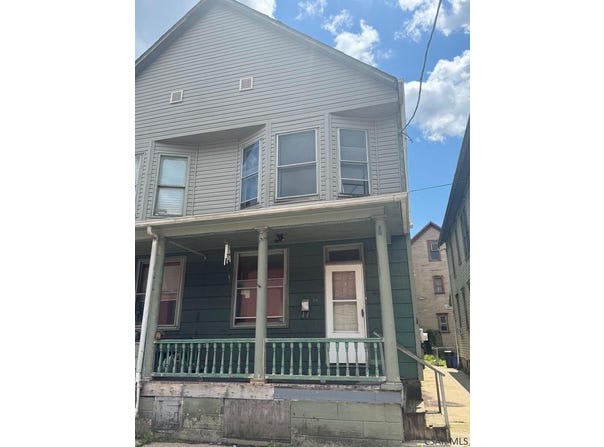 84 Golde St, Johnstown, PA 15902
