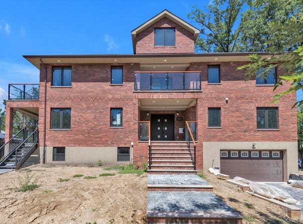 16515 Cross Island Parkway, Whitestone, NY 11357