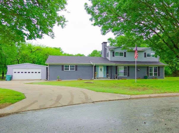 2209 Ridgewood Drive, Sherman, TX 75092
