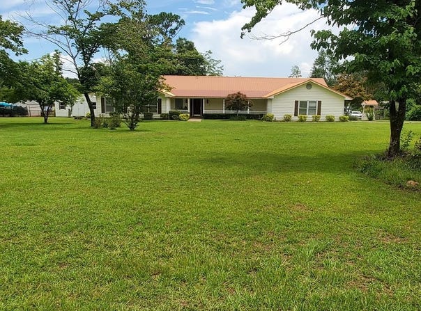 2563 Holly Drive Loop, Donalsonville, GA 39845