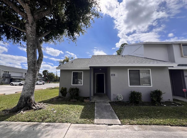 6501 Dockside Circle, Greenacres, FL 33463