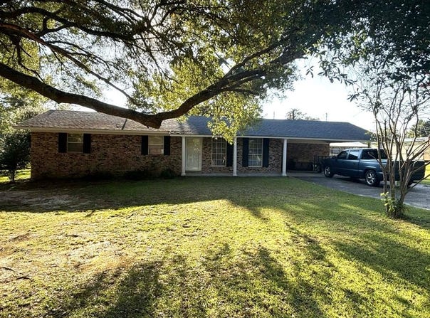 11 Kennon Ave., LAUREL, MS 39443