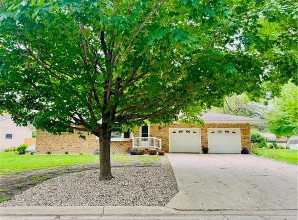3033 Redwood Avenue, Slayton, MN 56172