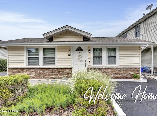 220 Birchwood Drive, Keyport, NJ 07735