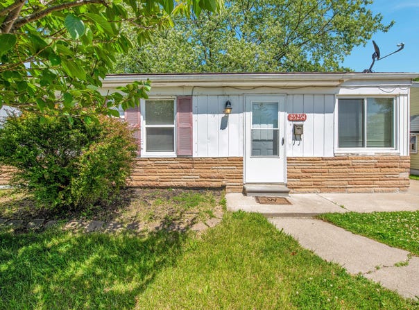 25294 Wiseman Street, Roseville, MI 48066