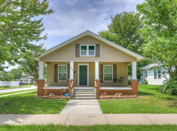 2130 S Moffet Avenue, Joplin, MO 64804