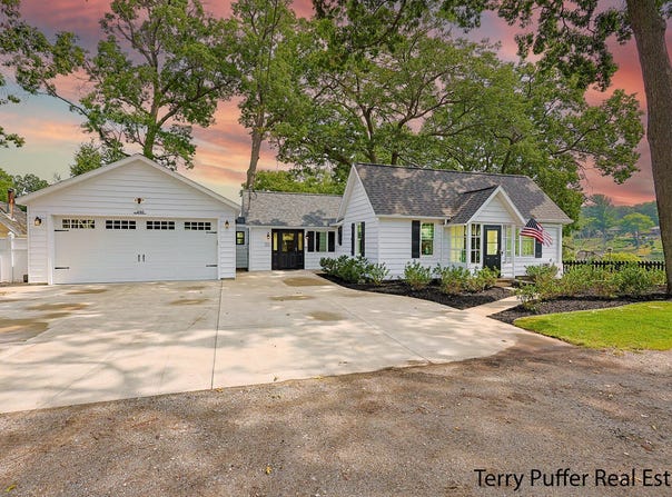 490 S Bear Lake Road, Muskegon, MI 49445