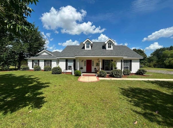 1014 J Saunders Rd, Slocomb, AL 36375