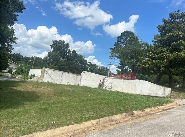 1217 S 11th Street, Poplar Bluff, MO 63901