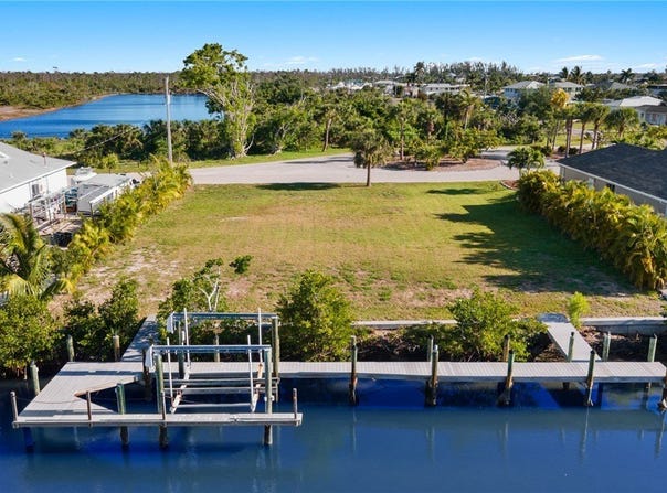 3801 Galt Island Avenue, St. James City, FL 33956