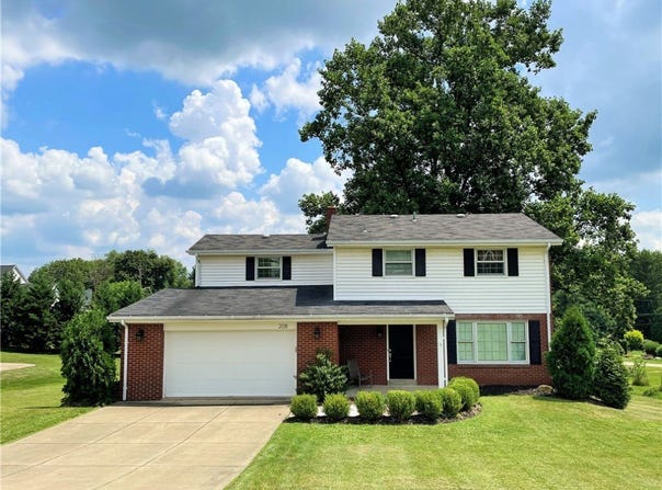 208 McCARTNEY DRIVE, Moon/Crescent Twp, PA 15108