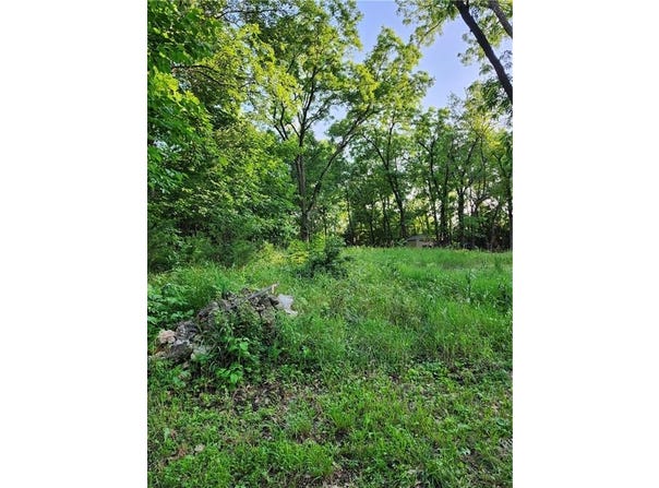 18 Sunset Circle, Linn Valley, KS 66040
