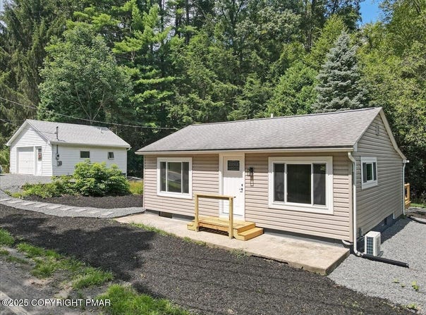 1126 Packerton Dam Drive, Lehighton, PA 18235