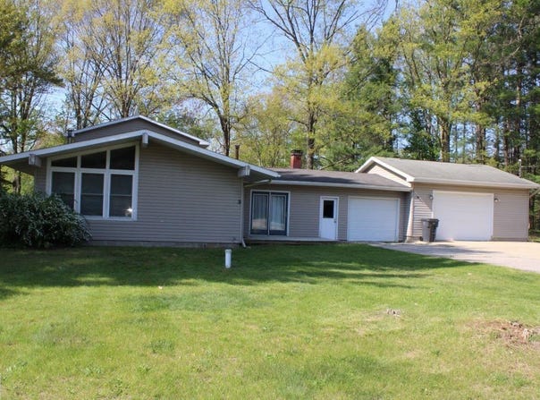 817 E Dresden Street, Kalkaska, MI 49646-9762